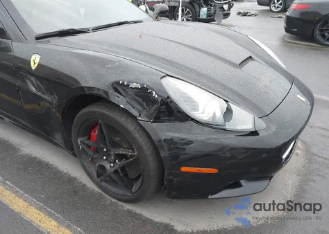 2011 Ferrari California z USA, uszkodzony, nr VIN ZFF65LJA4B0181841